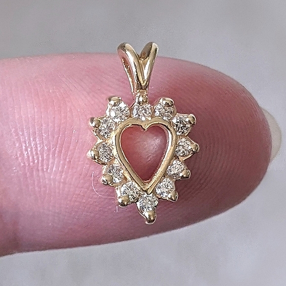 14K solid gold diamond small heart pendant - Picture 3 of 14